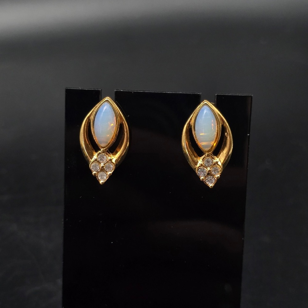Avon Faux Opal Pierced Stud Earrings Gold Tone Vintage